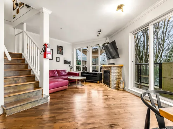 815 1st St #204, New Westminster, BC V3L 2H7