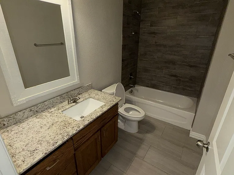 3345 Berkshire Dr — Photo 6