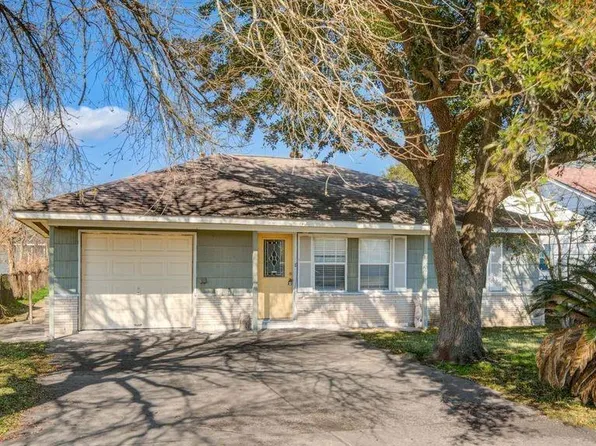 714 W 7th St, Freeport, TX 77541