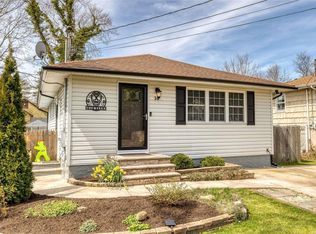 14 Garland Rd, Rocky Point, NY 11778