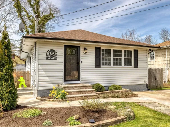 14 Garland Road, Rocky Point, NY 11778