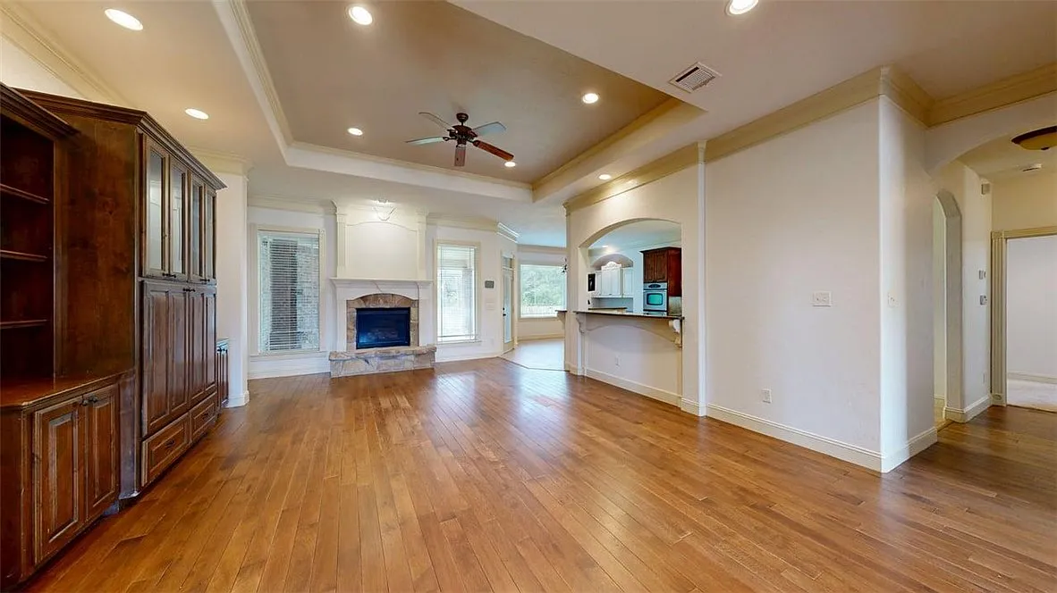 4 bed, 3.5 bath, 3252 sqft, $3,400 — Photo 2