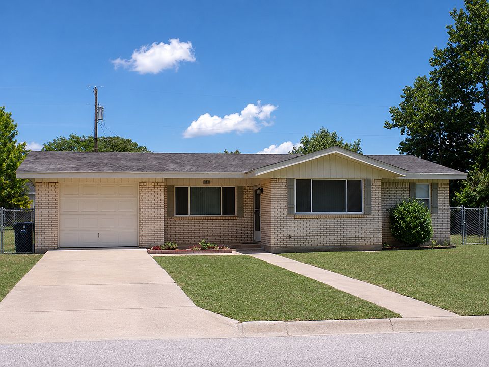 1st image of 313 Highland Dr