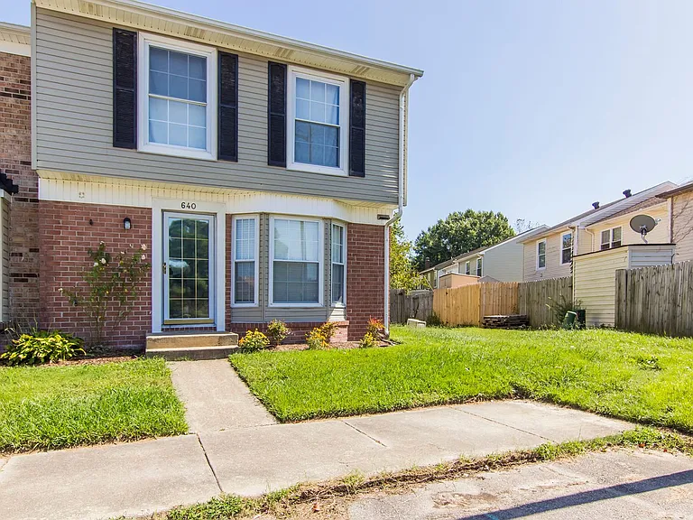 640 Counselor Sq — Photo 44