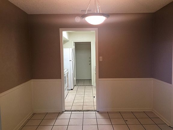 3rd image of 309 Top Hill Dr