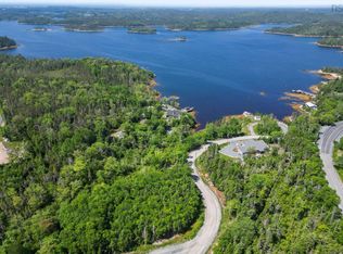 25 Shad Point Pkwy, Halifax, NS B3Z 3Y2