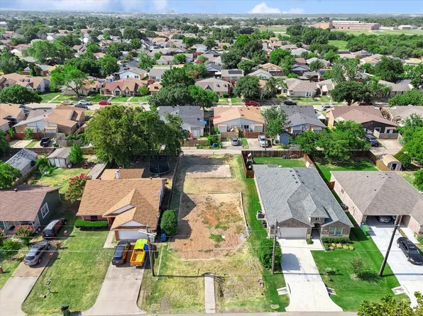 4526 W Lake Highlands Dr, The Colony, TX 75056