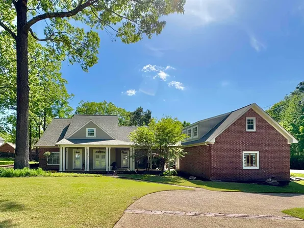 6902 Live Oak Dr, Texarkana, AR 71854