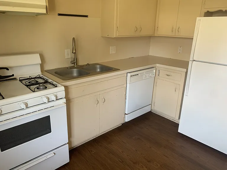 518 G St SE #A — Photo 3