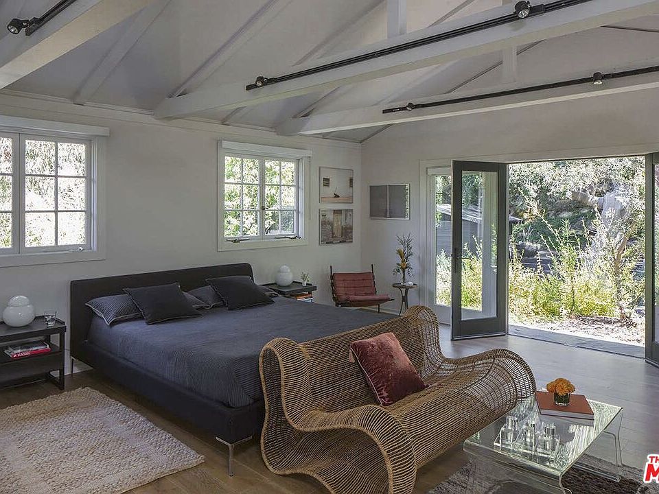 2nd image of 1300 Topanga Canyon Rd