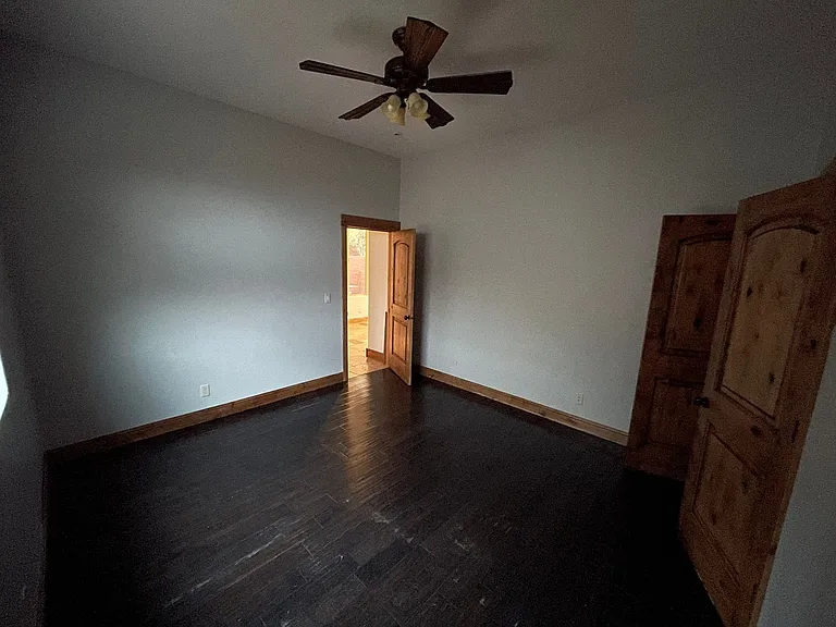 3 N 660 W — Photo 11