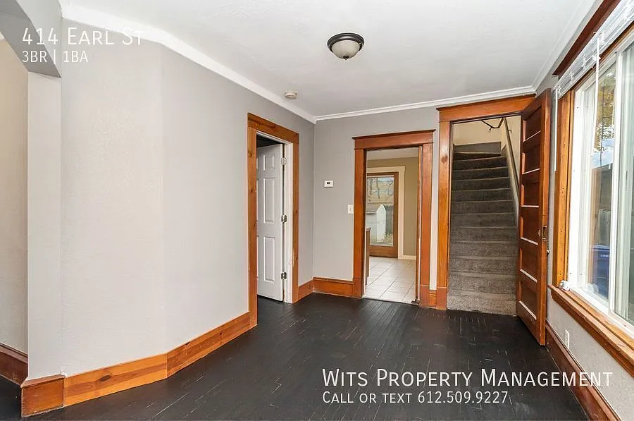 3 BR 1 Bath Home in a Quiet St Paul Neighborhood — Photo 2