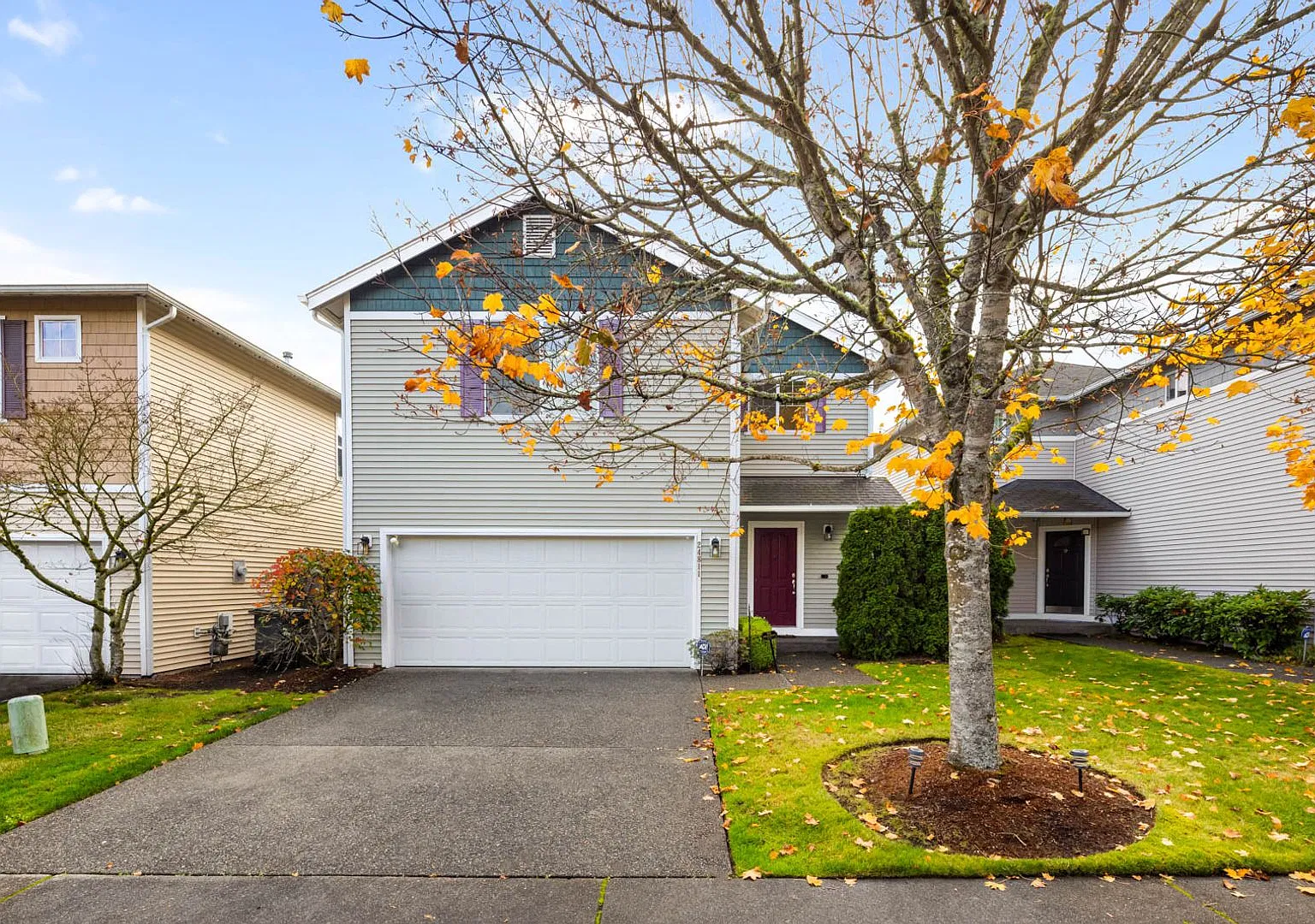 4 Bedroom Sammamish Retreat with Cascade Views and Private Backyard — Photo 1