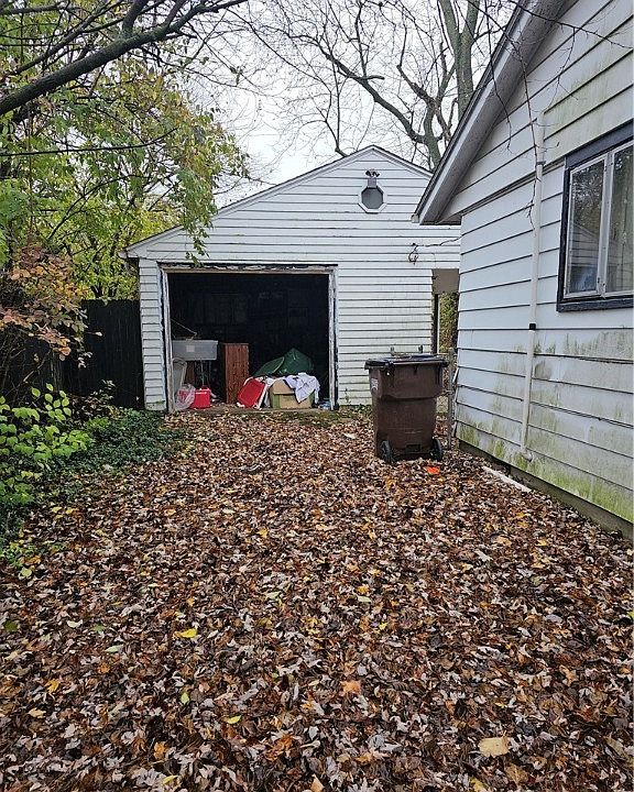 2nd image of 4242 Wolf Rd