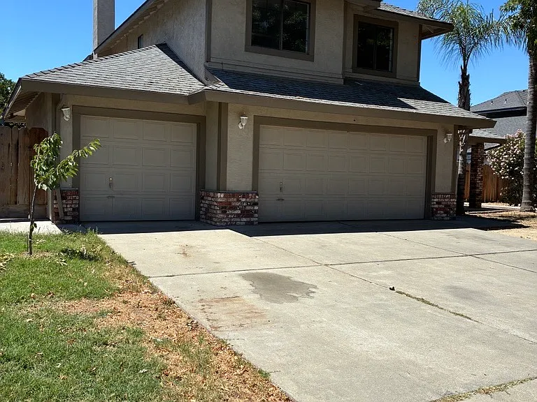2814 Canyon Dr — Photo 2