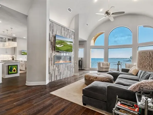 195 Sarasota Cir S, Montgomery, TX 77356