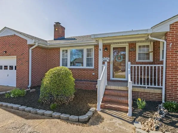 813 Raymond Ct, Virginia Beach, VA 23464