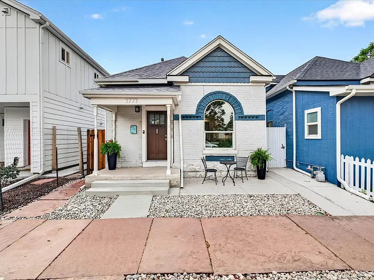 3777 N Franklin St — Photo 2
