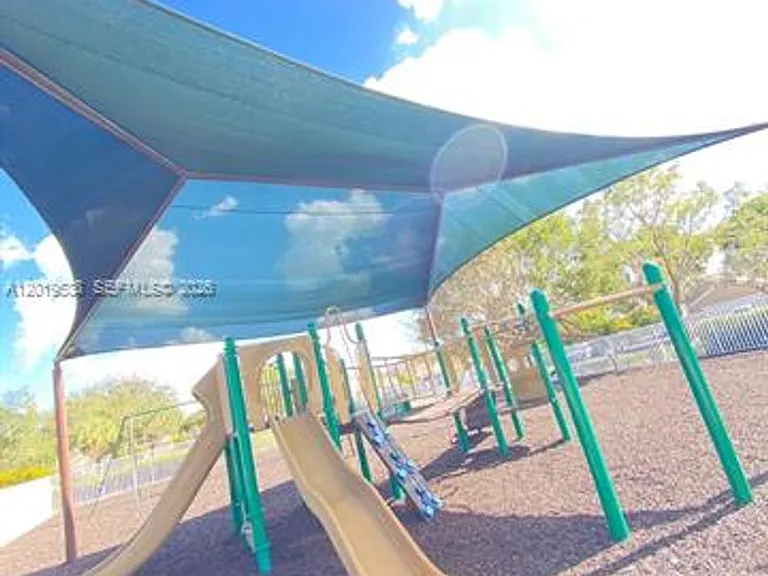 2041 Pompeii Ct #2014 — Photo 42