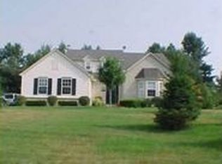 513 Jamestown Dr, White Lake, MI