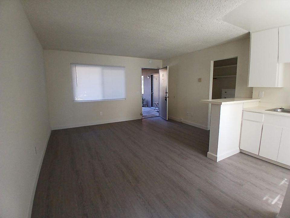 1st image of 911 Thomas Ave APT 7