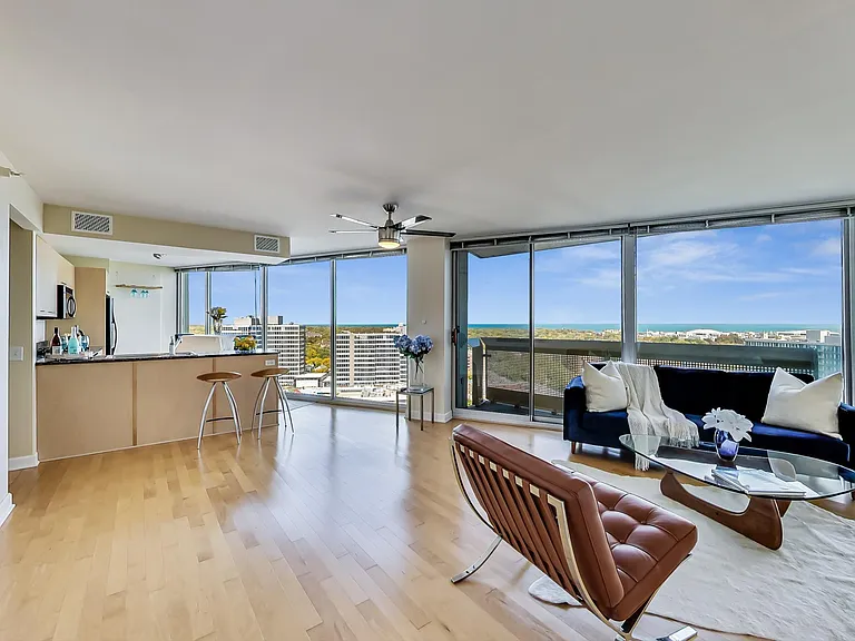 1720 Maple Ave #2020 — Photo 2