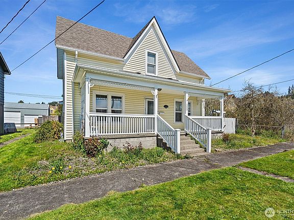 3rd image of 153 SW Lewis Street