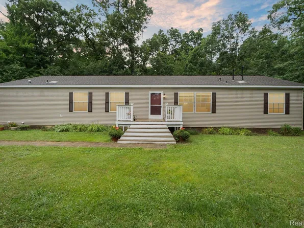 9920 Cambridge Acres Ct, Holly, MI 48442