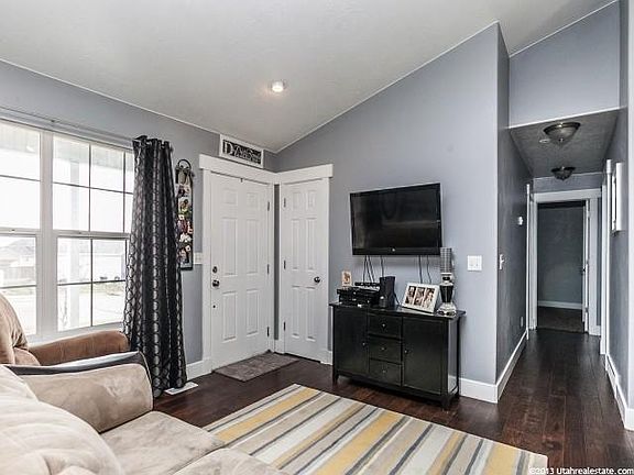 4th image of 257 W Lake Mountain Dr