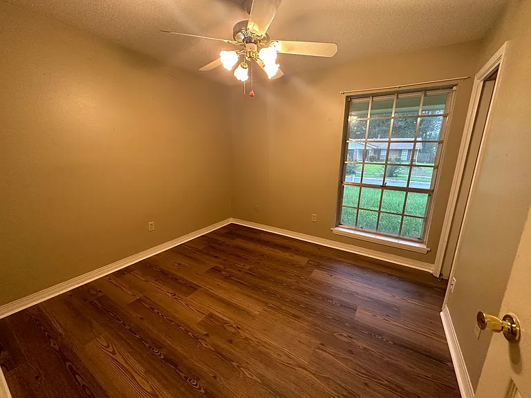 9781 Monticello Dr — Photo 7