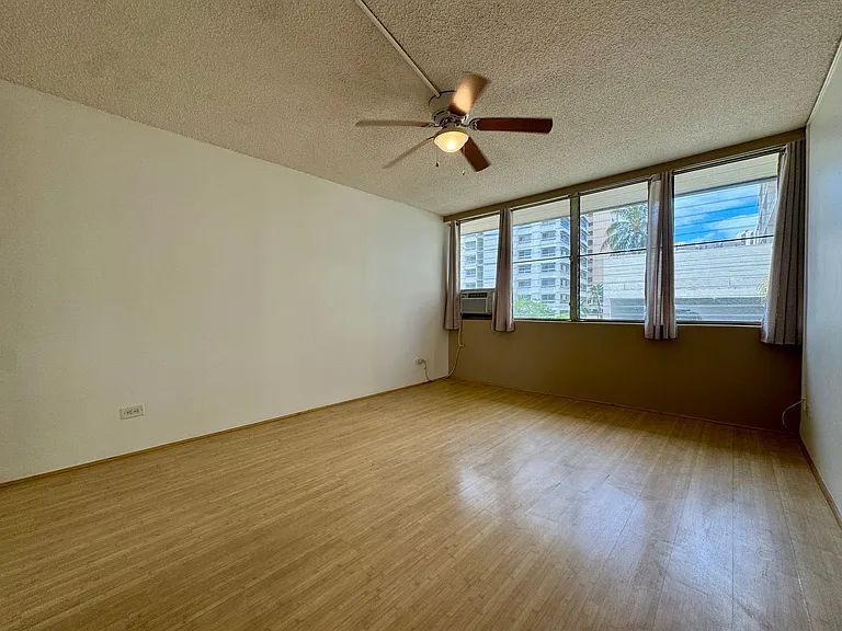 2442 Tusitala St #316 — Photo 2
