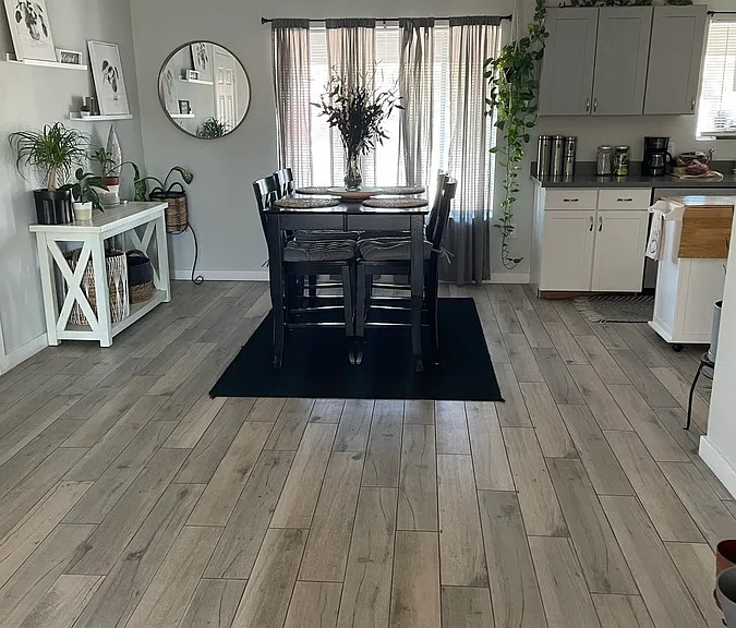 323 E Auburn Dr — Photo 8