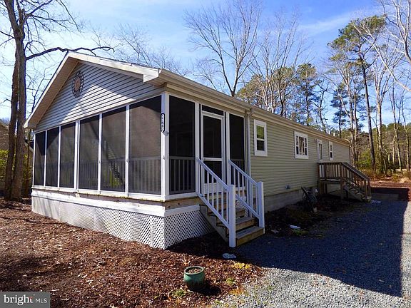 2nd image of 37642 Fenwick Cir