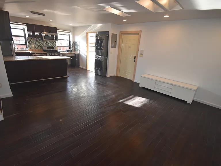 145 Smith St #2 — Photo 2