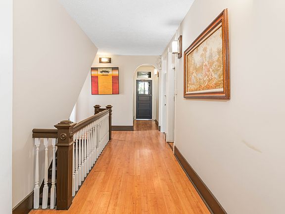 4th image of 1803 Taylor St