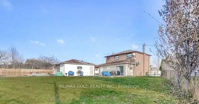 6 Monaco Ct — Photo 29