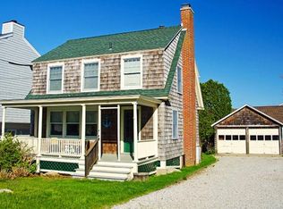 10 Middlefield St, Groton, CT 06340