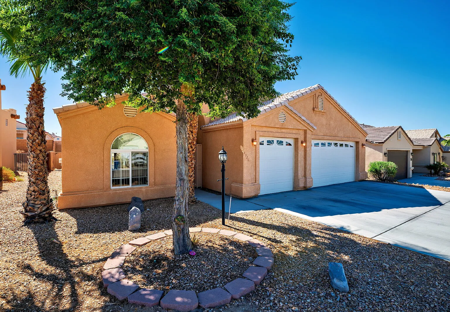 3 bed, 2.0 bath, 2000 sqft, $1,900 — Photo 3