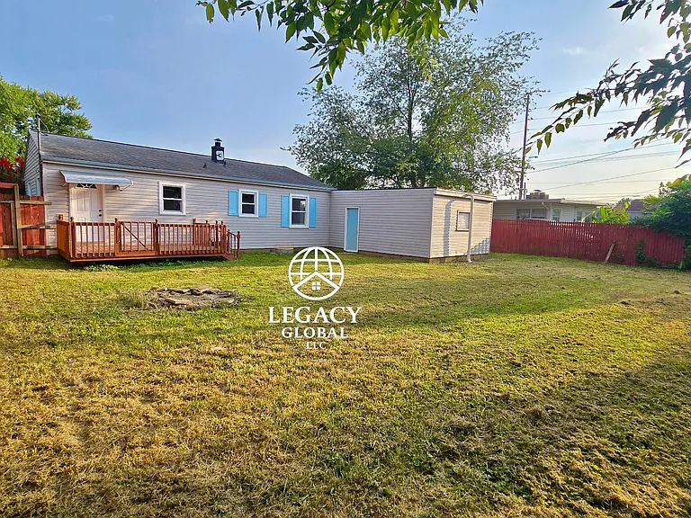 2156 Maxwell Ave — Photo 14