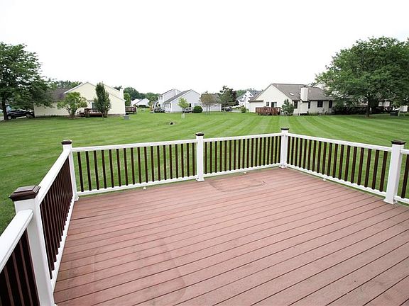 4th image of 17 Foxtail Ln