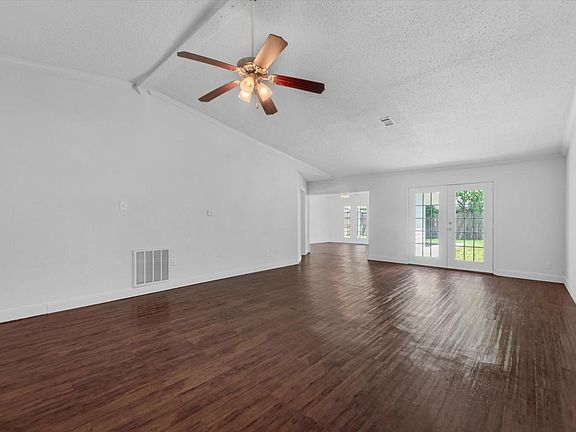 3rd image of 2006 Crestmont Cir