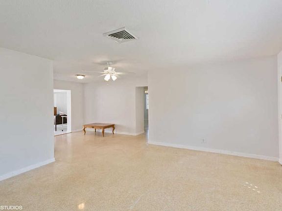 5th image of 1601 N Palmway
