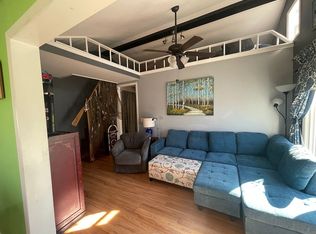 17 Hibiscus Cir, Hopewell Junction, NY 12533
