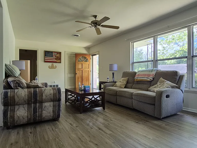 396 Andrew Dr — Photo 12