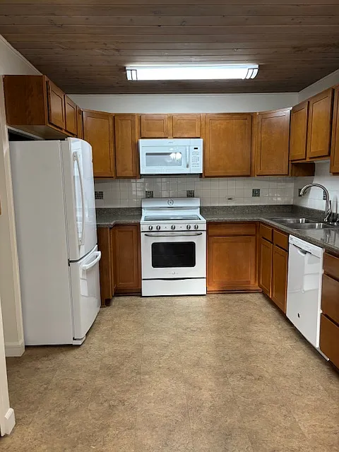 715 S Clinton St #7A