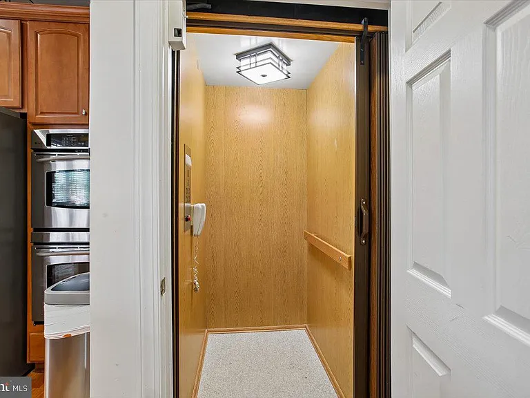 1309 McLean Crest Ct — Photo 12