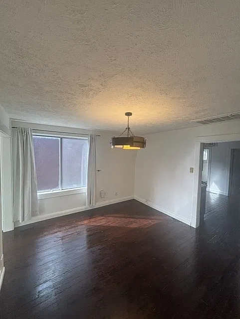 2 bed, 1000 sqft, $1,795 — Photo 3