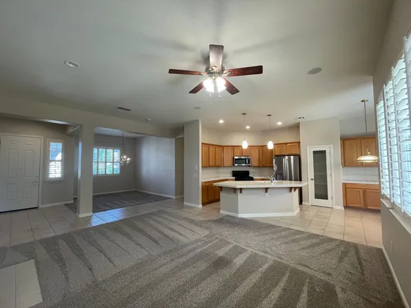 9436 Emerald Cove Ln, Elk Grove, CA 95758