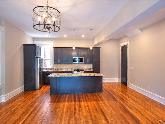 4th image of 1915 Grove Ave #1