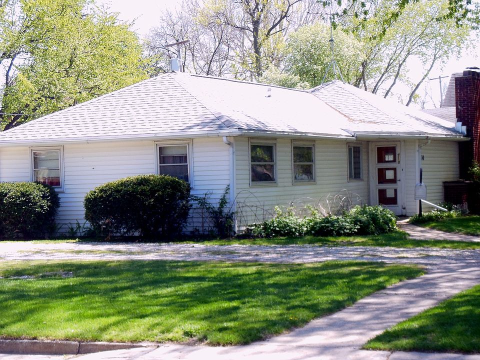 710 Lincolnway, Woodbine, IA